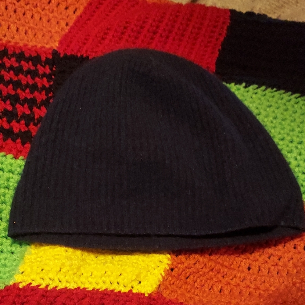 Navy Light And Breathable All Seasons 100 Percent Cashmere Beanie By Qi